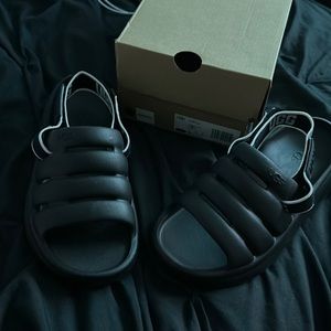 UGG women sporty yeah slides